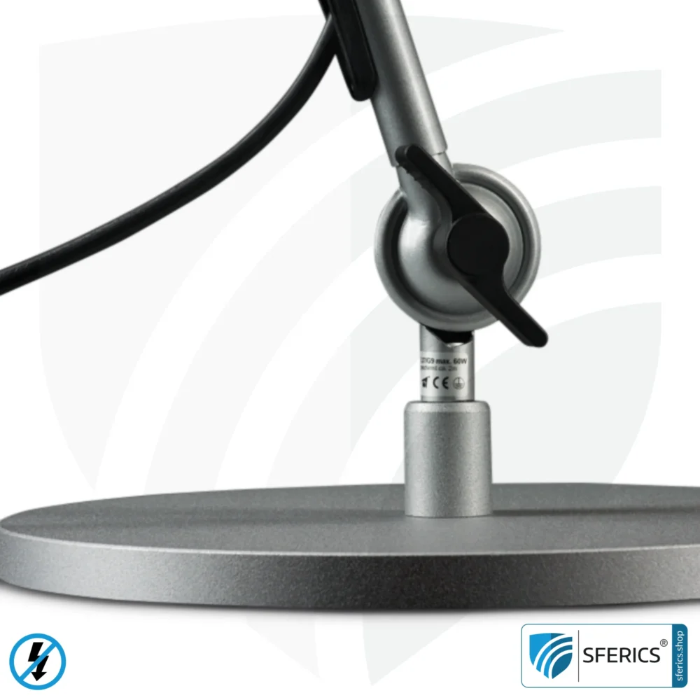 Geschirmte Lampe LONDON im Design SILBER | Schreibtischlampe für den hellen Arbeitplatz oder als geniale Werklampe | E27 Fassung